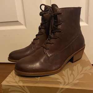 Sofft Annalise Booties 🤎